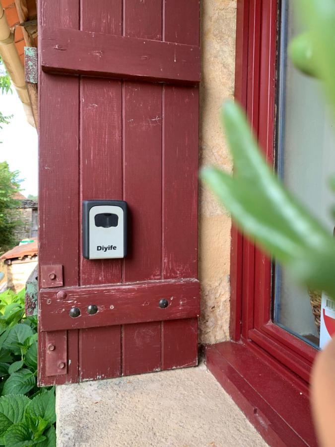 Gite A La Ruelle "Pierre Et Mamie" ! Savignac-de-Miremont Exterior photo
